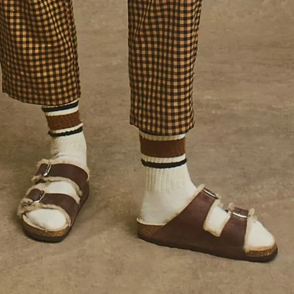 Birkenstock Arizona Big Buckle Shearling Sandals with Habana Oiled Leather - Picture 2 of 9